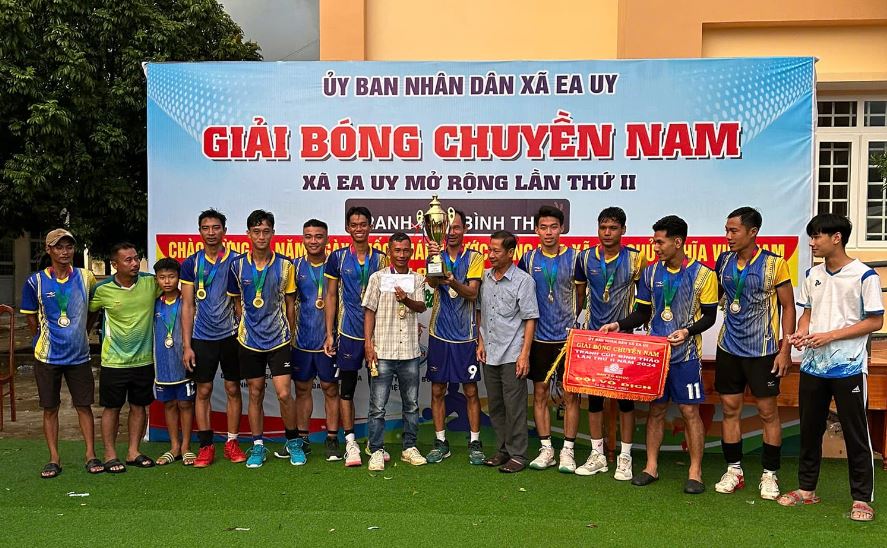 Xã Ea Uy tổ chức giải bóng chuyền Nam mở rộng lần thứ II, năm 2024